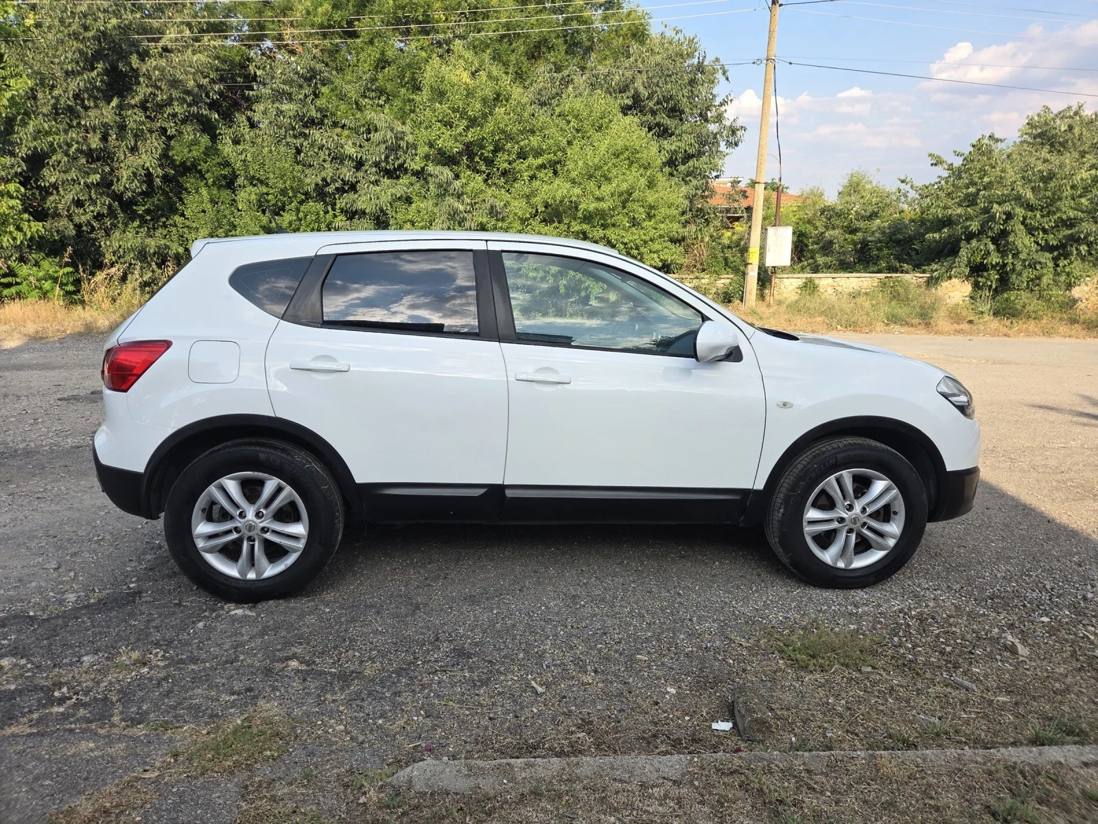 Nissan Qashqai 1.6i 117ps, снимка 5 - Автомобили и джипове - 55063759