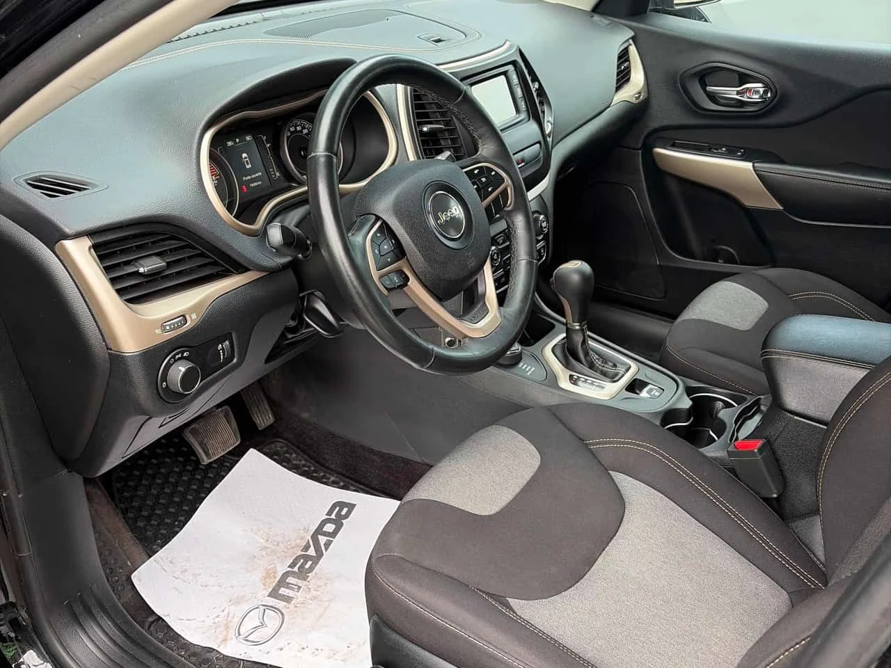 Jeep Cherokee * Altitude * CARFAX * ЦЕНА ДО БГ, снимка 7 - Автомобили и джипове - 55280735