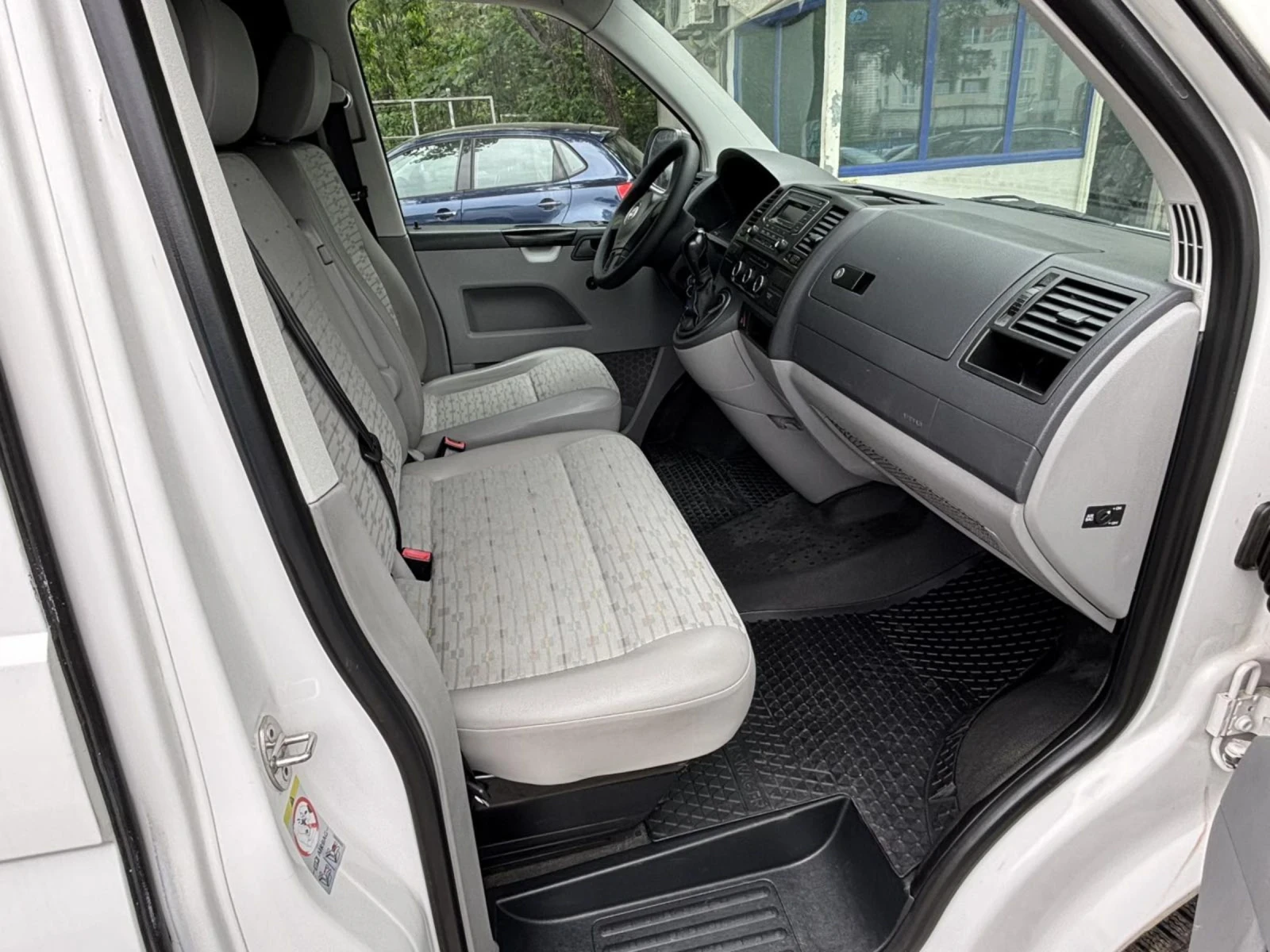 VW Transporter 2.0 TDI - изображение 8