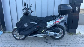 Aprilia Sportcity 300 Cube, снимка 14