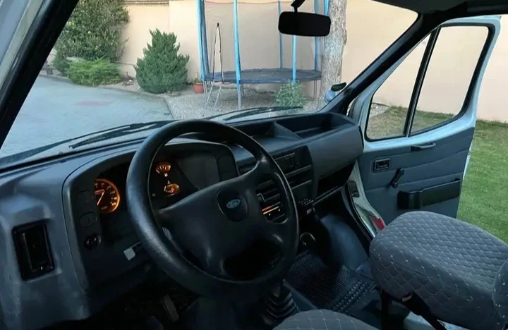 Кемпер Ford Transit, снимка 9 - Каравани и кемпери - 56746701