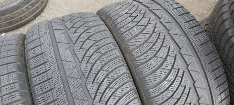 Гуми Зимни 245/40R18, снимка 6 - Гуми и джанти - 30919399