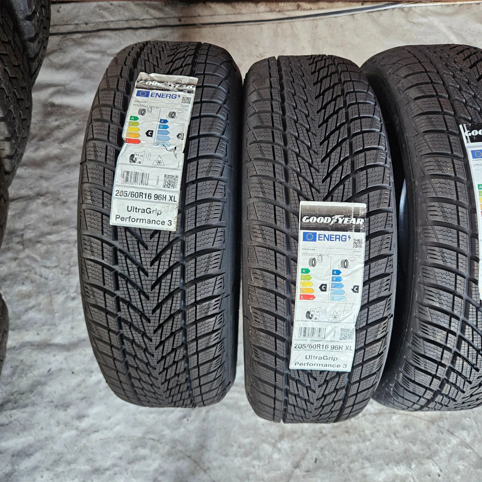 ���� 205/60R16 | Mobile.bg � ����������� 2