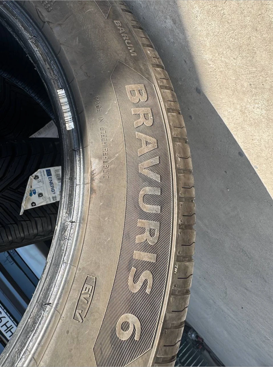 Гуми Летни 235/55R19, снимка 2 - Гуми и джанти - 55838968