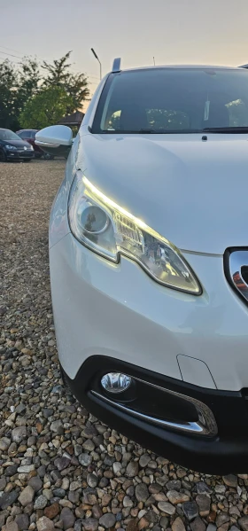 Peugeot 2008 1.2 /82ks/ Реални километри!!!, снимка 10