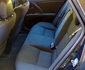 Toyota Avensis 1.8 Бензин, снимка 12