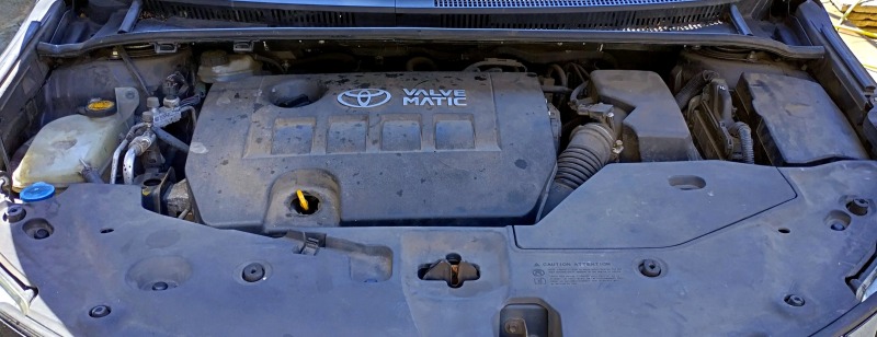 Toyota Avensis 1.8 Бензин, снимка 14 - Автомобили и джипове - 46354249