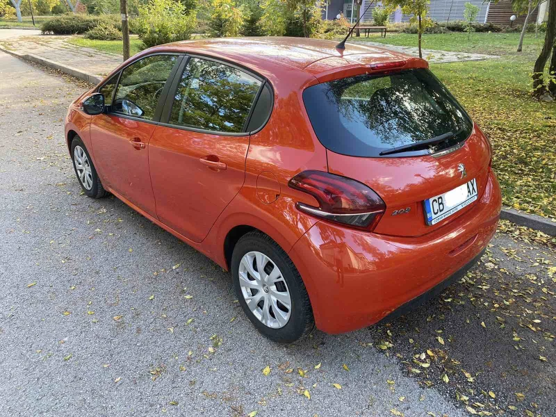 Peugeot 208 Бензин от България, снимка 5 - Автомобили и джипове - 47615562