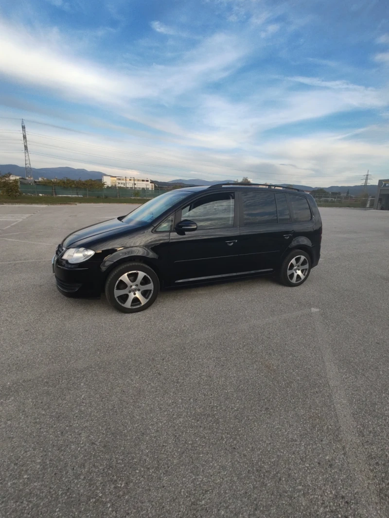 VW Touran, снимка 1 - Автомобили и джипове - 47683437