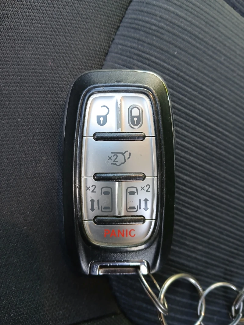 Chrysler Pacifica 8 passengers, снимка 16 - Автомобили и джипове - 52283839