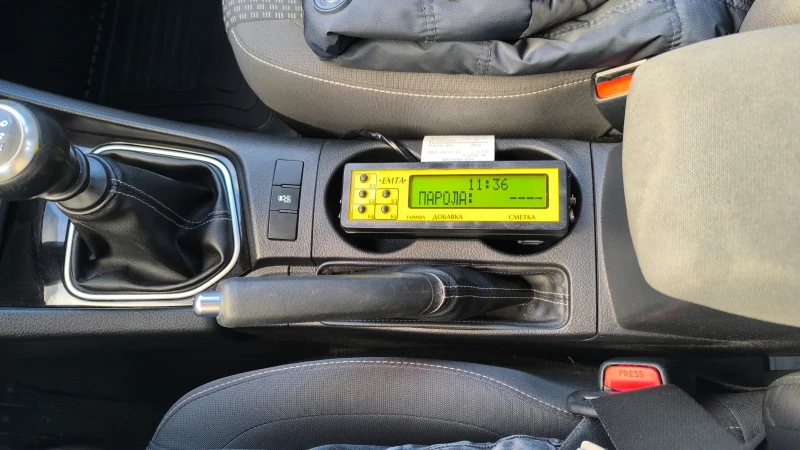 Toyota Corolla Executive, снимка 7 - Автомобили и джипове - 52524272