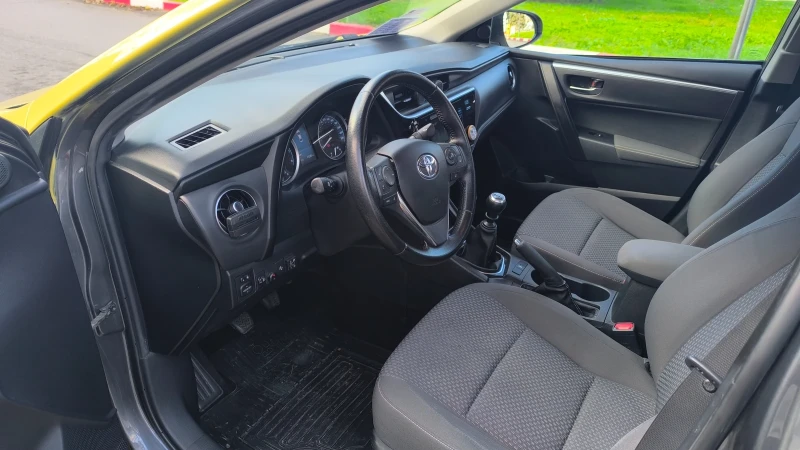 Toyota Corolla Executive, снимка 11 - Автомобили и джипове - 52524272