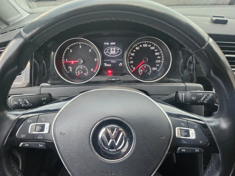 VW Golf 1.6TDI, снимка 10 - Автомобили и джипове - 53124917