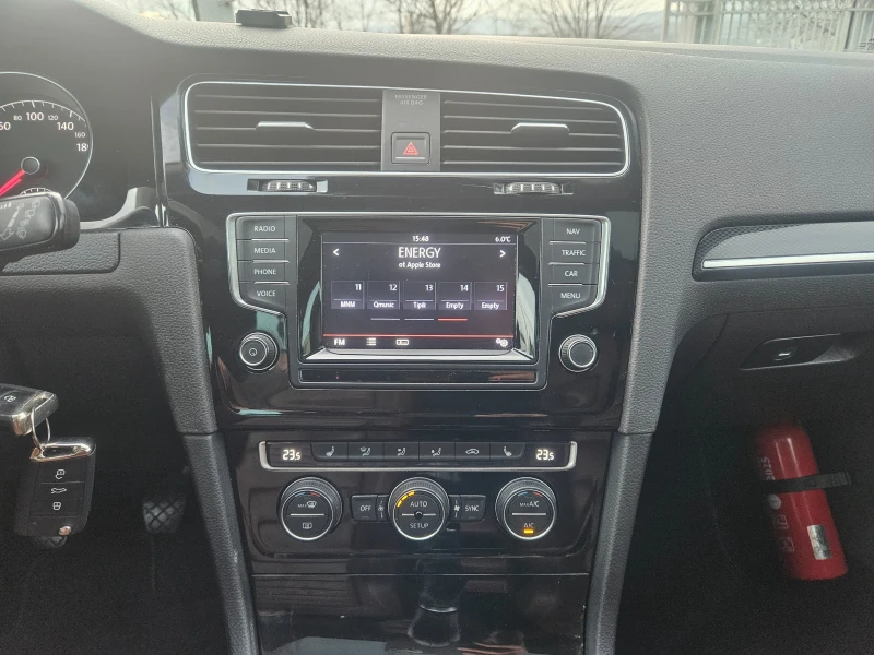 VW Golf 1.6TDI, снимка 11 - Автомобили и джипове - 53124917