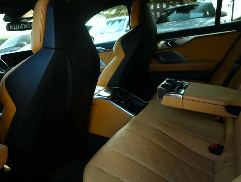 BMW M8 Competition/GrandCoupe/Bower&Wilkins/Камера 360/Hu, снимка 8 - Автомобили и джипове - 53166502