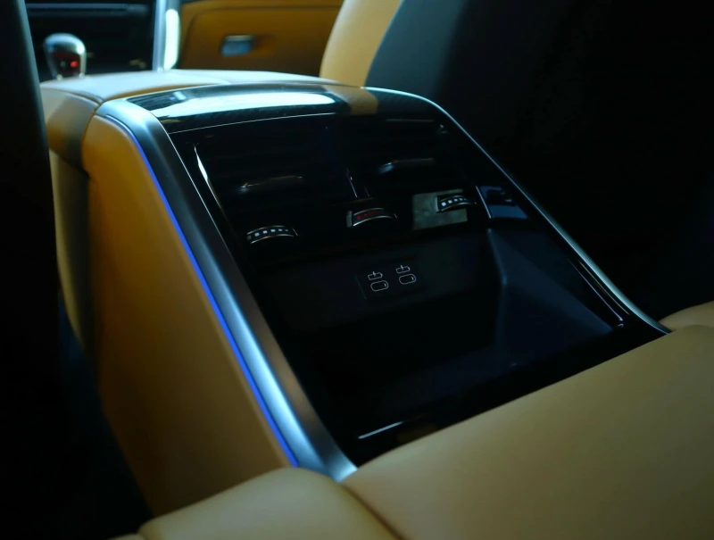 BMW M8 Competition/GrandCoupe/Bower&Wilkins/Камера 360/Hu, снимка 13 - Автомобили и джипове - 53166502