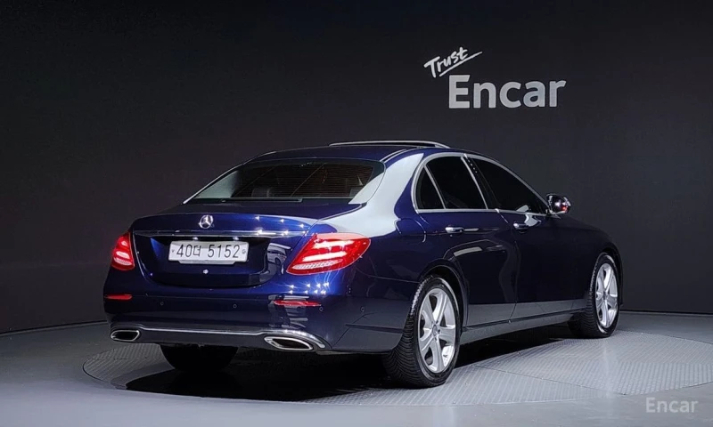 Mercedes-Benz E 200, снимка 2 - Автомобили и джипове - 53374017