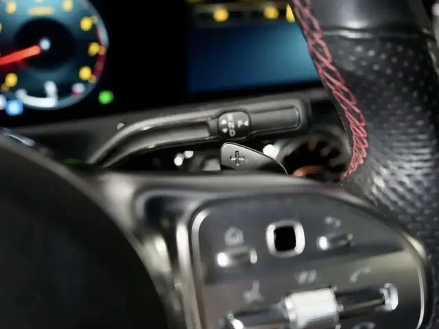 Mercedes-Benz CLA / AWD 4MATIC / ШИБИДАХ / ПОДГРЕВИ / CARFAX, снимка 14 - Автомобили и джипове - 53337053