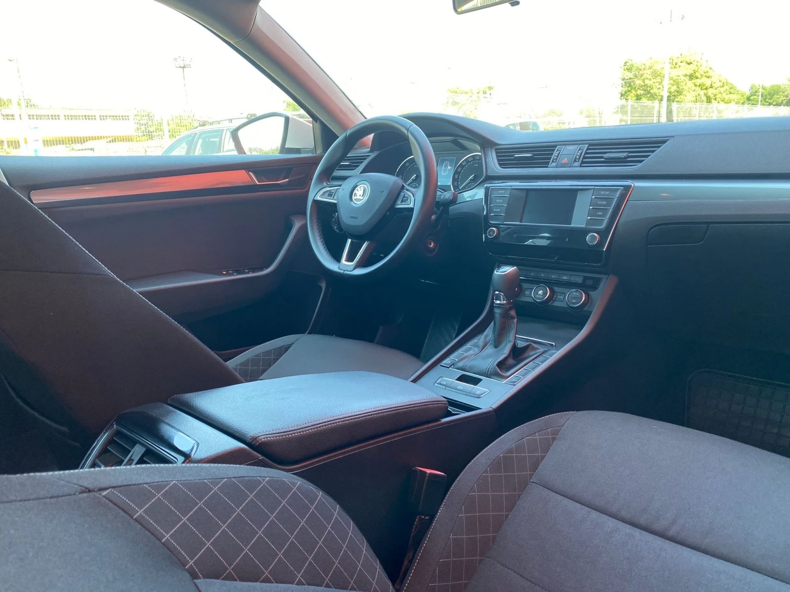 Skoda Superb 1.6TDI 120 k.c. | Mobile.bg   14