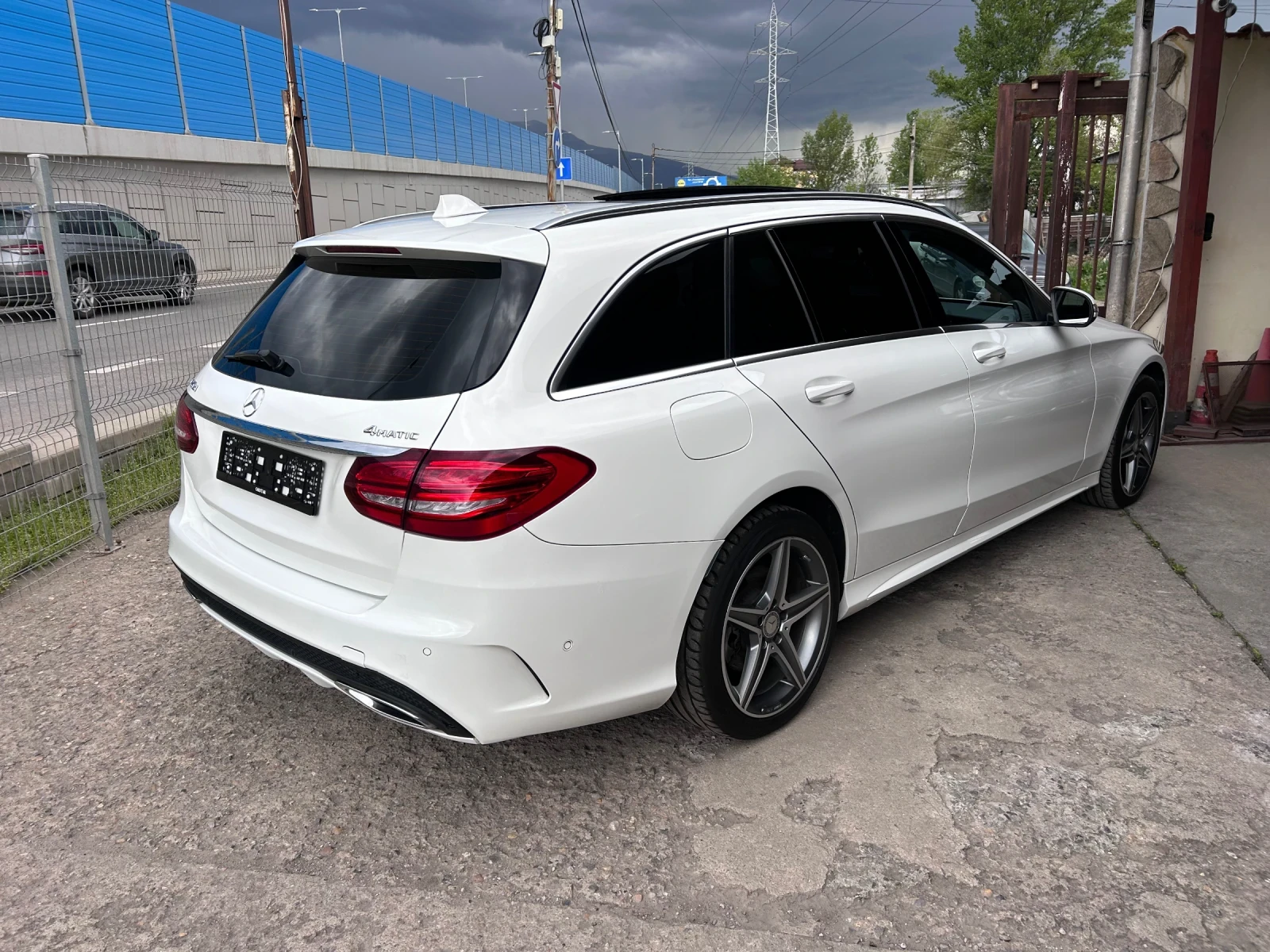 Mercedes-Benz C 220 d AMG PREMIUM 4MATIC - изображение 4