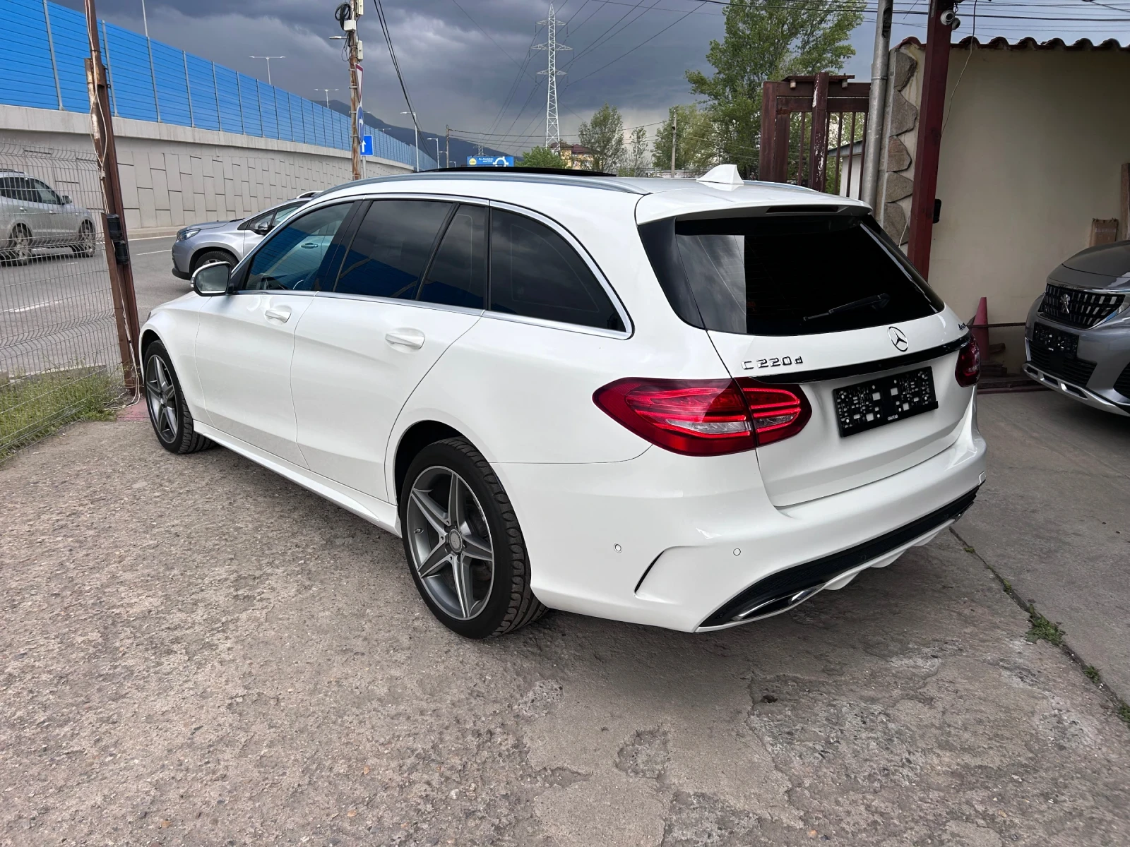 Mercedes-Benz C 220 d AMG PREMIUM 4MATIC - изображение 2