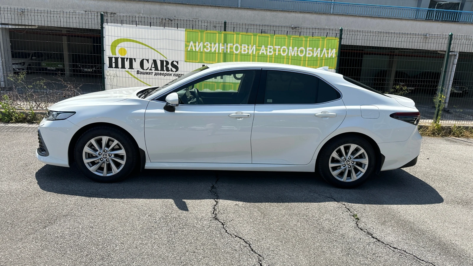 Toyota Camry 2.5 Hybrid, от БГ, в Гаранция, с ДДС - изображение 4