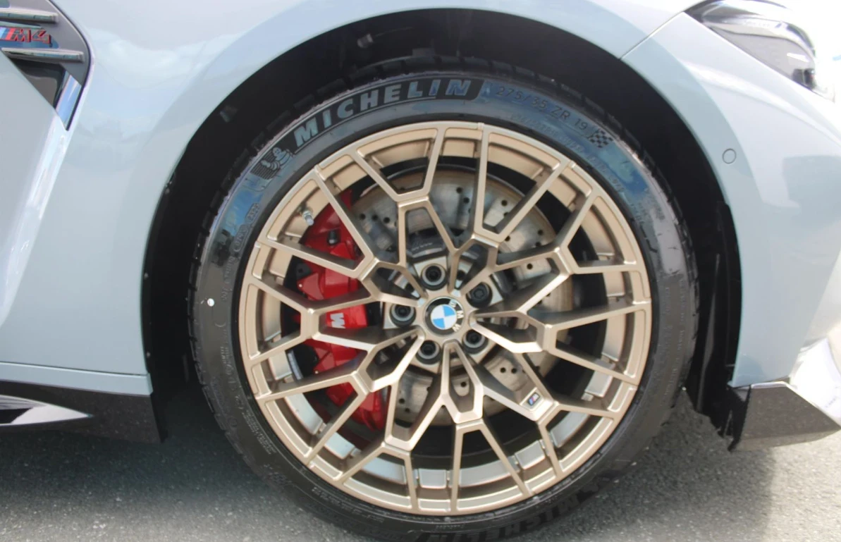 BMW M4 CS - изображение 2