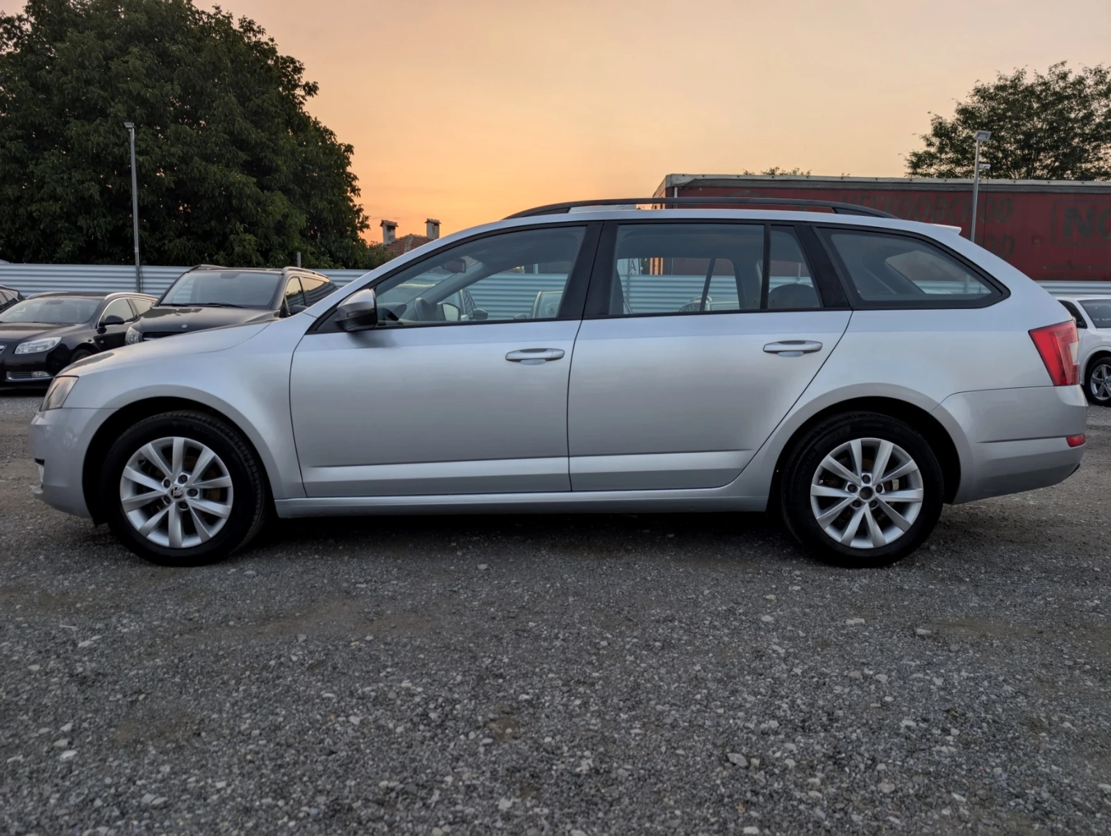 Skoda Octavia 1.6TDi DSG7 2014г. Топ Състояние - изображение 6