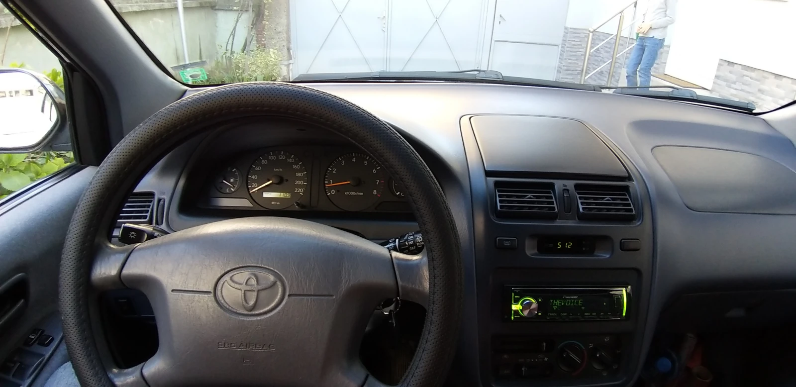 Toyota Picnic 2.0 94000км. - изображение 10