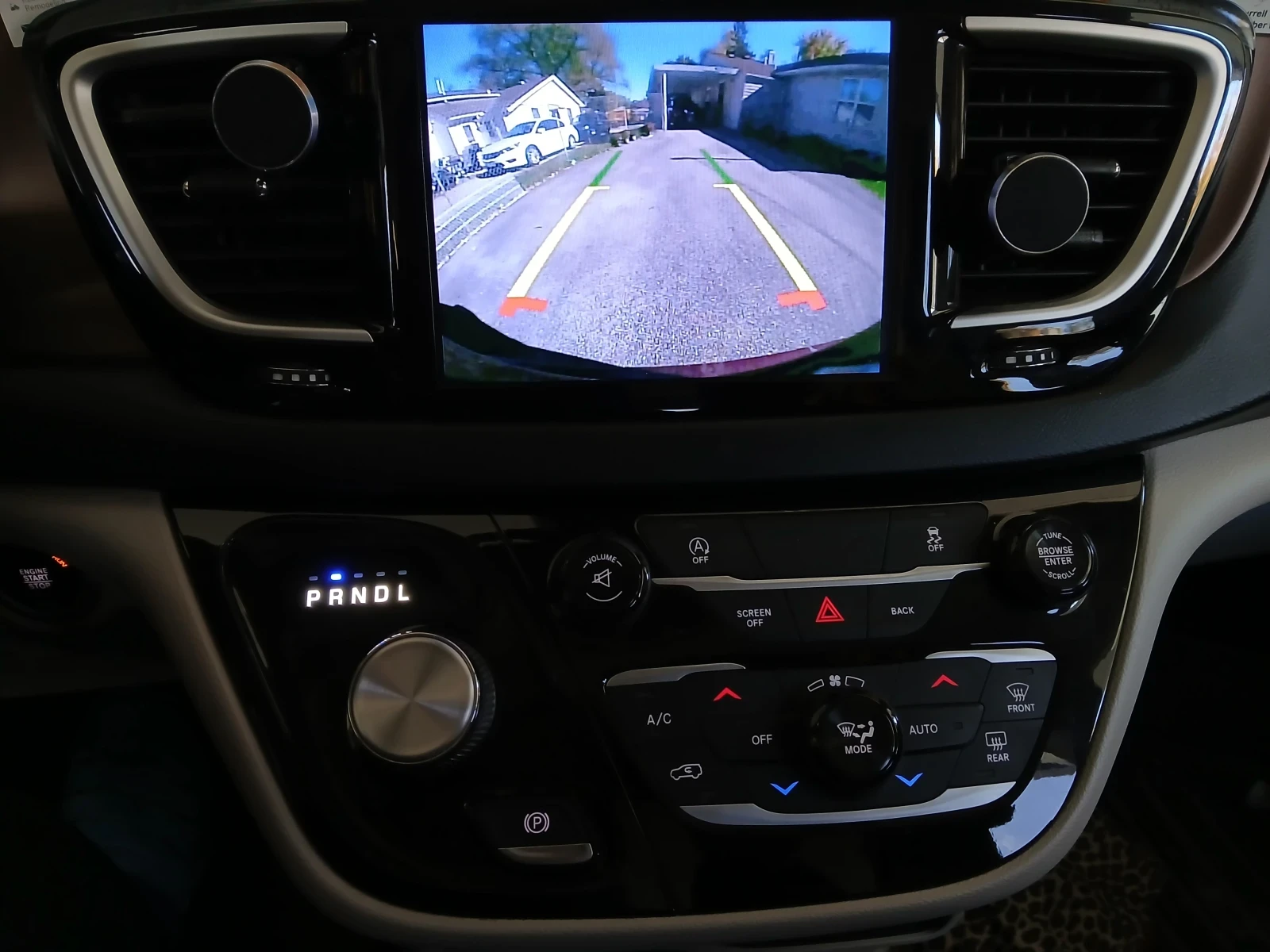 Chrysler Pacifica 8 passengers - изображение 7