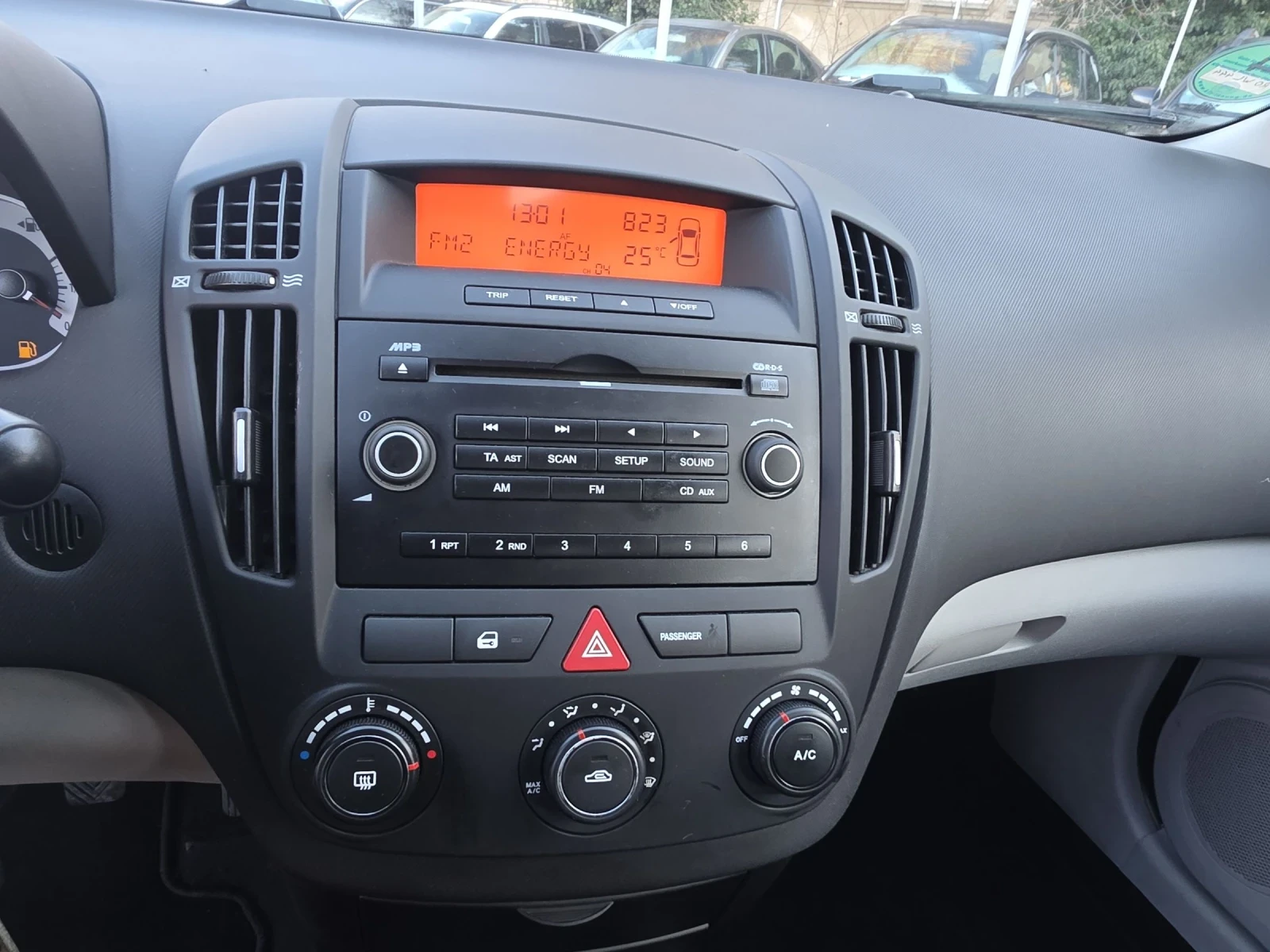 Kia Ceed 1.4 16V -109�.� | Mobile.bg � ����������� 10