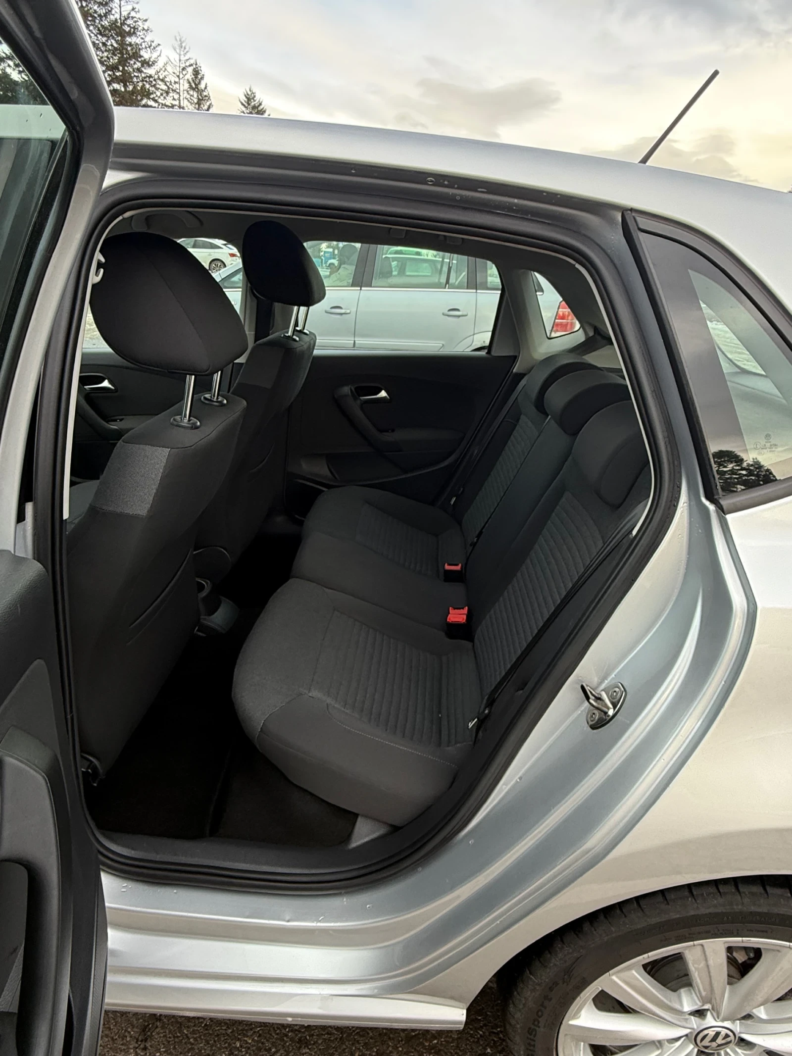 VW Polo 1.6TDI 90кс - изображение 8