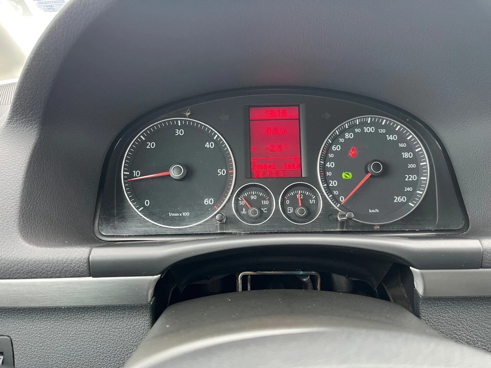 VW Touran 2.0 140 TDI - изображение 10