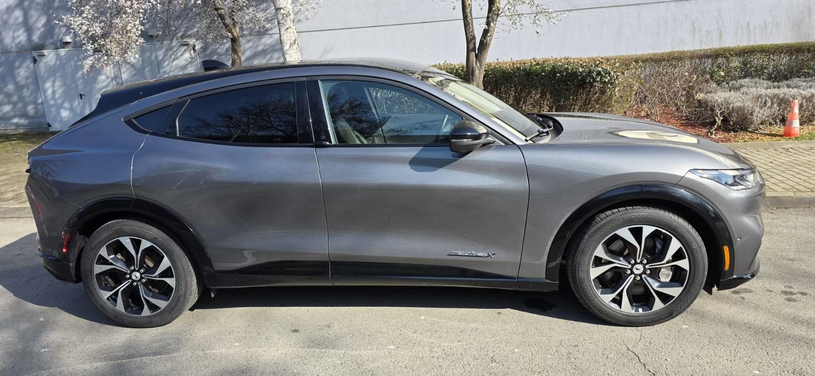 Ford Mustang Mach-E 98KW 4x4 Premium Extended Range B&O, снимка 2 - Автомобили и джипове - 54048449