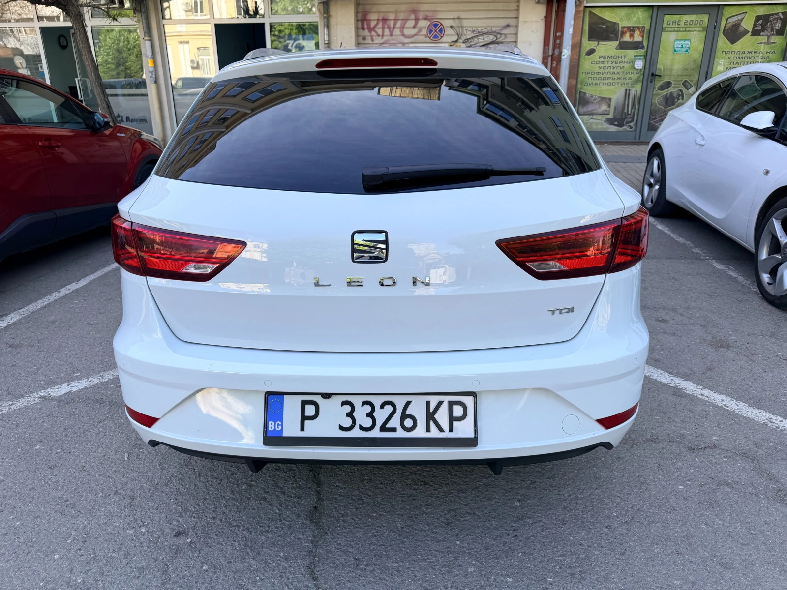 Seat Leon ST, снимка 6 - Автомобили и джипове - 54315433