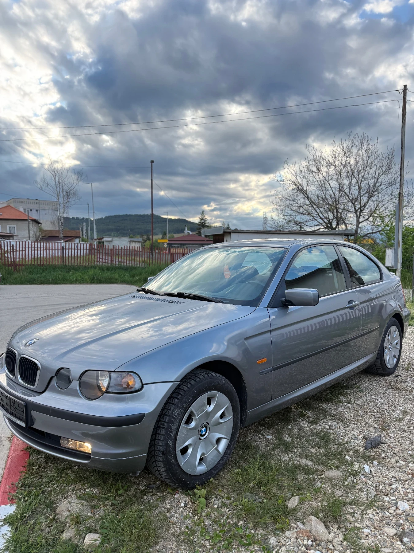 BMW 316 1.8 compact напълно обслужен, снимка 2 - Автомобили и джипове - 54596781