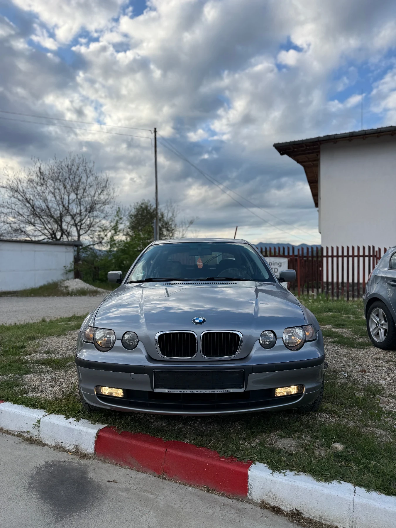 BMW 316 1.8 compact напълно обслужен, снимка 3 - Автомобили и джипове - 54596781