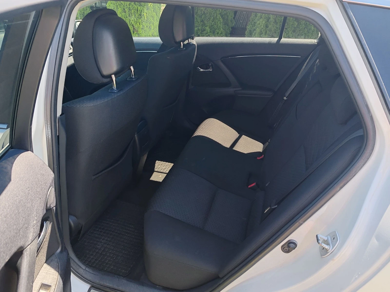 Toyota Avensis 2009, снимка 8 - Автомобили и джипове - 54812247