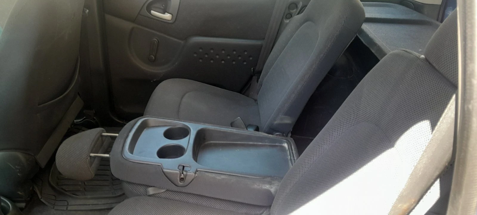 Toyota Yaris verso 1.3 VVT-I, снимка 6 - Автомобили и джипове - 54904667