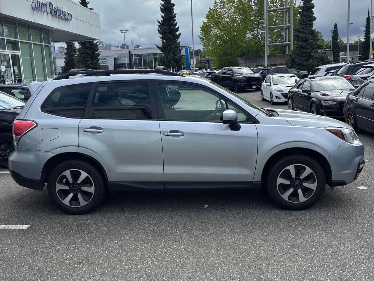 Subaru Forester Touring | CARFAX | БЕЗ ПЪРВОНАЧАЛНА ВНОСКА, снимка 4 - Автомобили и джипове - 55106100