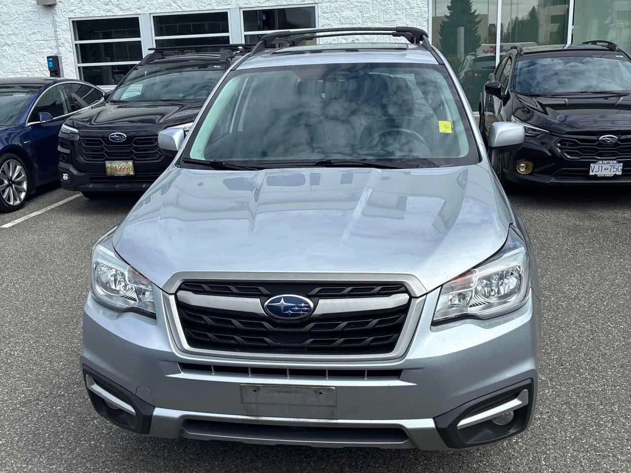 Subaru Forester Touring | CARFAX | БЕЗ ПЪРВОНАЧАЛНА ВНОСКА, снимка 3 - Автомобили и джипове - 55106100