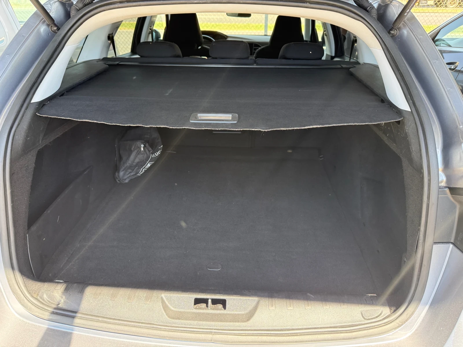 Peugeot 308 1.6HDI, снимка 7 - Автомобили и джипове - 55141321