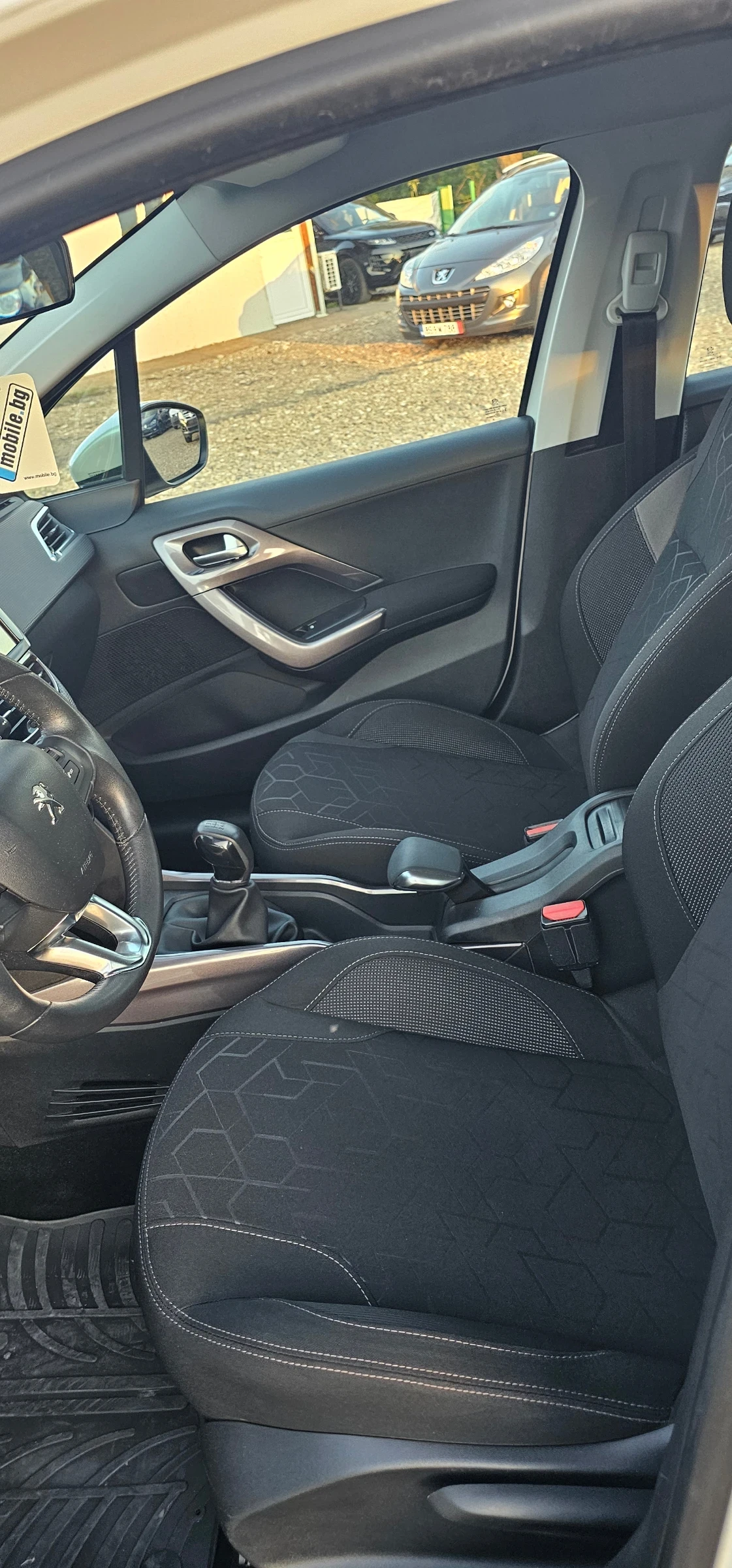 Peugeot 2008 1.2 /82ks/ Реални километри!!!, снимка 14 - Автомобили и джипове - 55767681