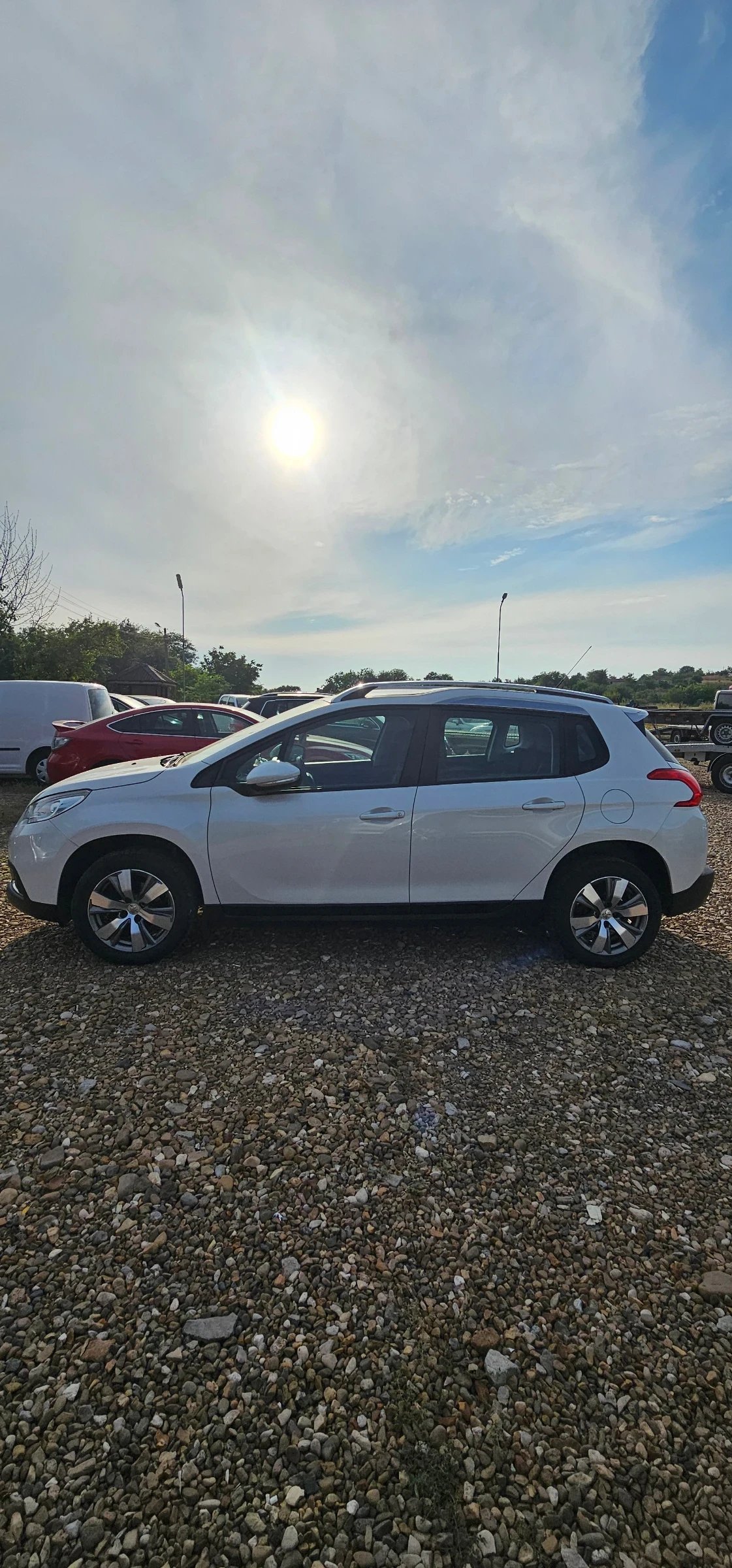 Peugeot 2008 1.2 /82ks/ Реални километри!!!, снимка 5 - Автомобили и джипове - 55767681
