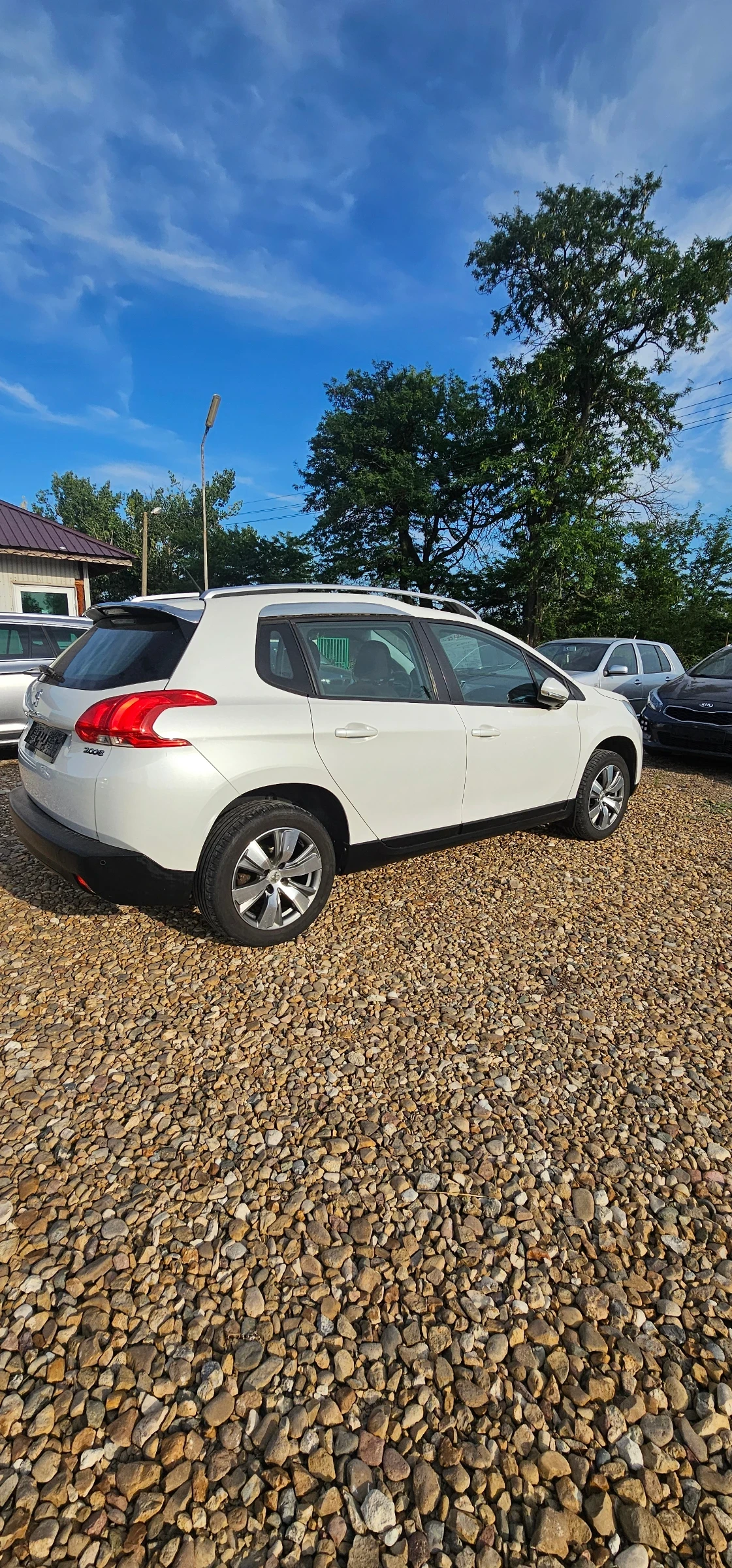 Peugeot 2008 1.2 /82ks/ Реални километри!!!, снимка 2 - Автомобили и джипове - 55767681