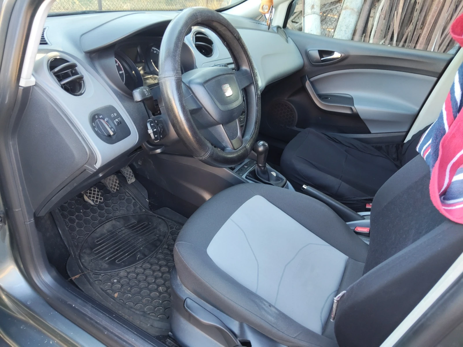 Seat Ibiza, снимка 8 - Автомобили и джипове - 55978843