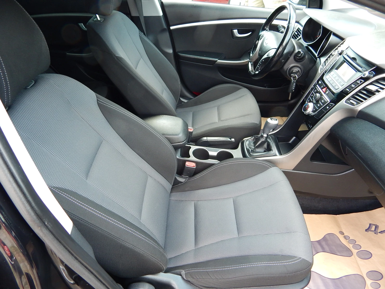 Hyundai I30 1.6CRDI, снимка 16 - Автомобили и джипове - 56104742