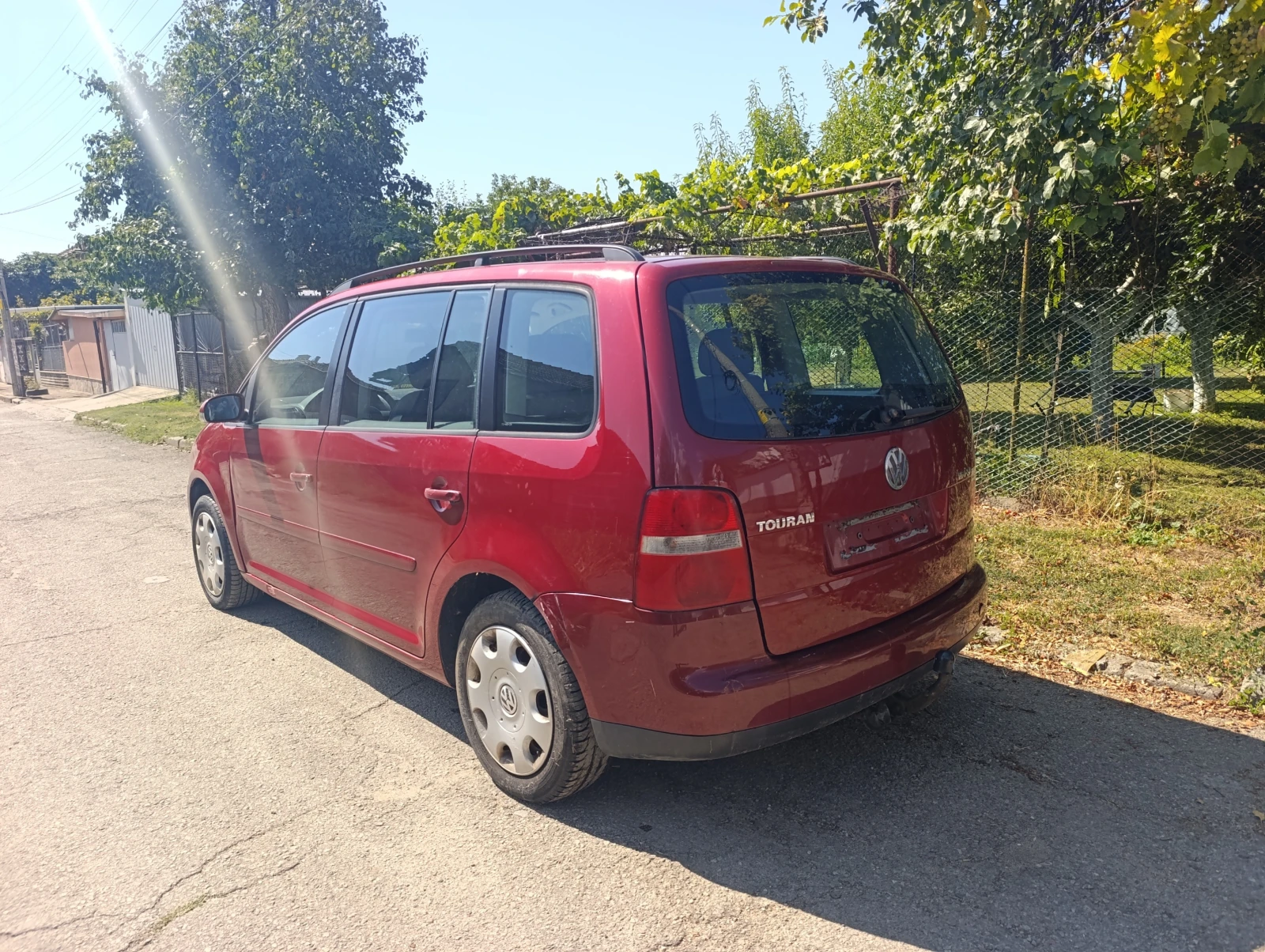 VW Touran 1.6 бензин, снимка 2 - Автомобили и джипове - 56201274