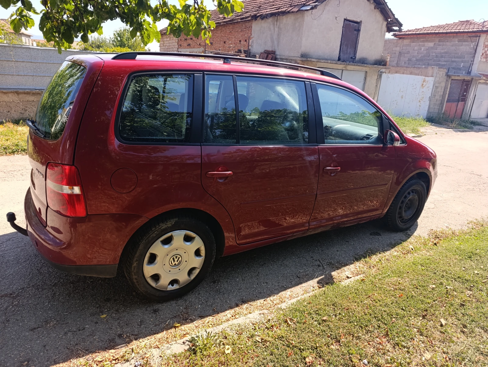 VW Touran 1.6 бензин, снимка 5 - Автомобили и джипове - 56201274