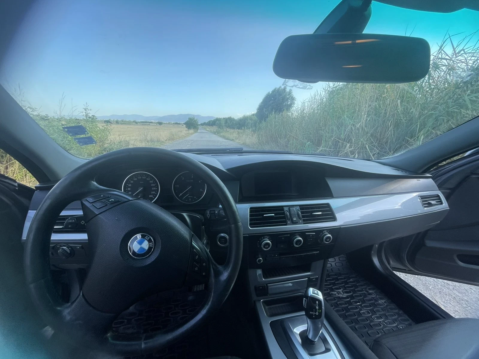 BMW 520, снимка 9 - Автомобили и джипове - 56360201